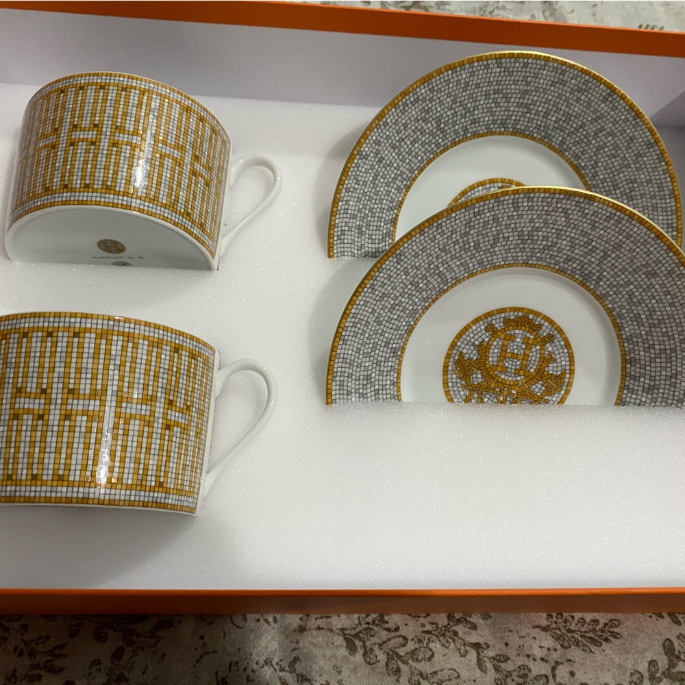 Hermes mosaique au 24 gold breakfast cup and saucer (2 sets)